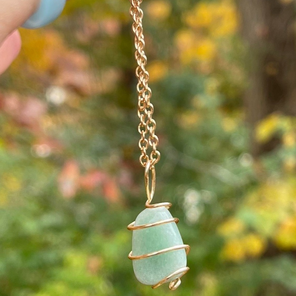 Adventurine crystal necklace